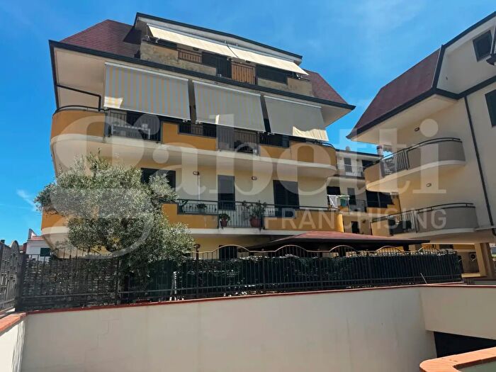 Appartamento quadrilocale in vendita in Via San Giovanni, Portico Di Caserta