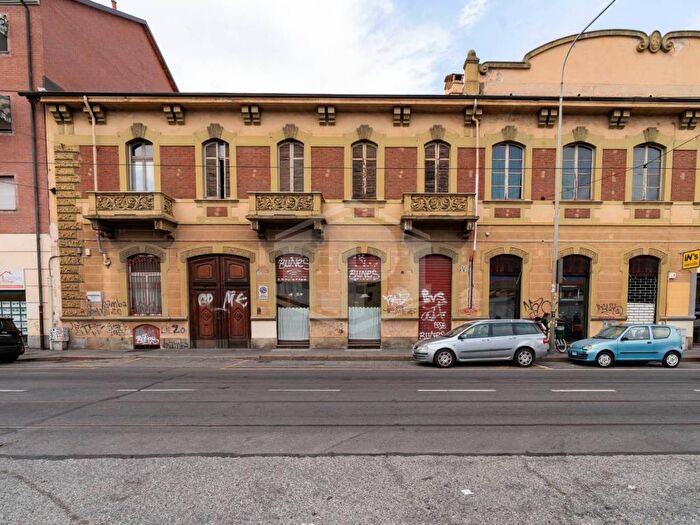 Casa con 6 locali in affitto in Via Cigna, Aurora, Torino