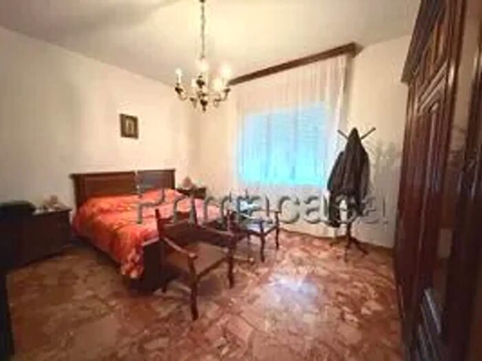 Casa con 13 locali in vendita in Piazza Guglielmo Marconi, Veronella