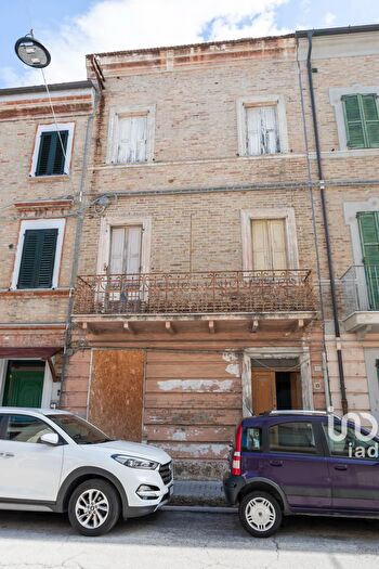Appartamento con 15 locali in vendita in Via Regina Margherita, Civitanova Marche