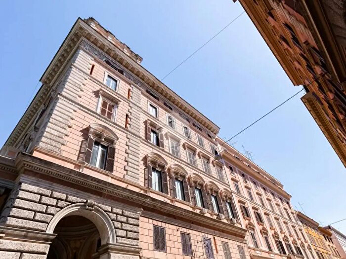 Appartamento con 5 locali in vendita in Via Buonarroti, Roma