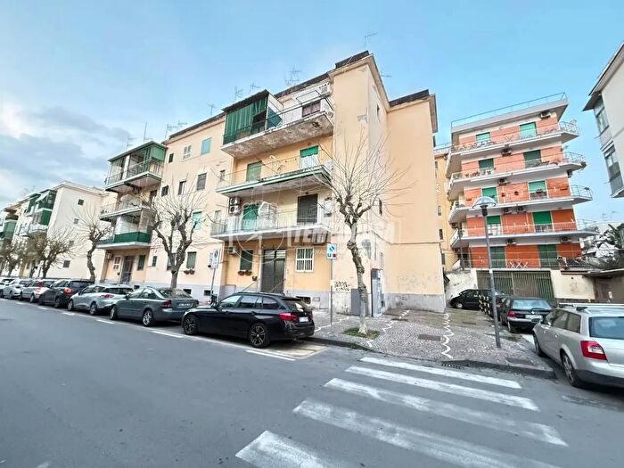 Appartamento trilocale in vendita in Via Rossano, Portici