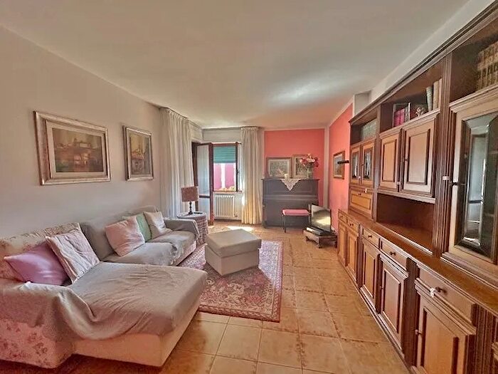 Appartamento con 5 locali in vendita in Follonica