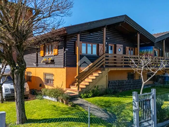 Casa quadrilocale in vendita in Via Riccardo Arleoni, Reggio Emilia