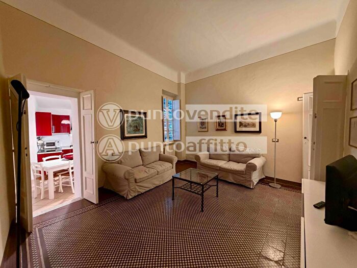 Appartamento con 5 locali in affitto in El Moro, Lucca