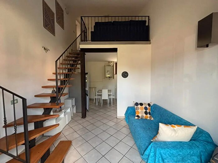 Casa trilocale in affitto in Cascina