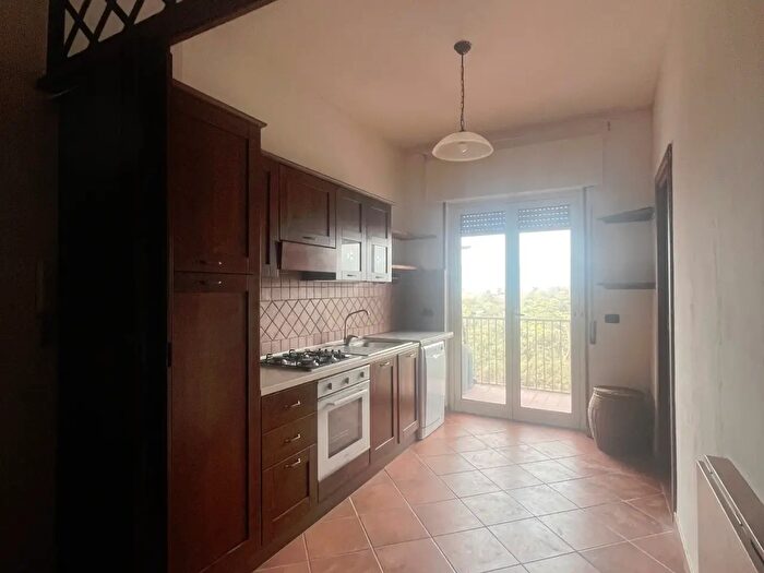 Appartamento con 6 locali in vendita in Viale degli Ulivi, Castel Volturno