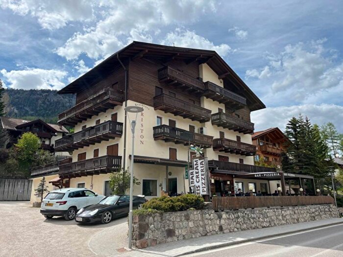 Appartamento trilocale in affitto in La Villa, Badia