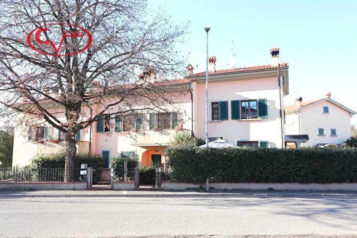 Casa con 7 locali in vendita in Via Martiri Belfiore, Bucine