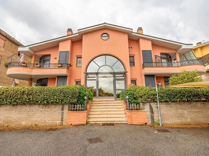 Appartamento quadrilocale in vendita in Via Casilina, Roma