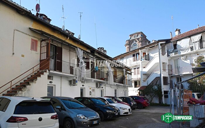 Appartamento trilocale in vendita in Via Andrea Mensa, Venaria Reale