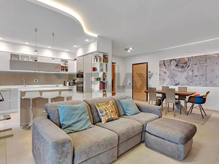 Appartamento trilocale in vendita in Via Bazzana Inferiore, Assago