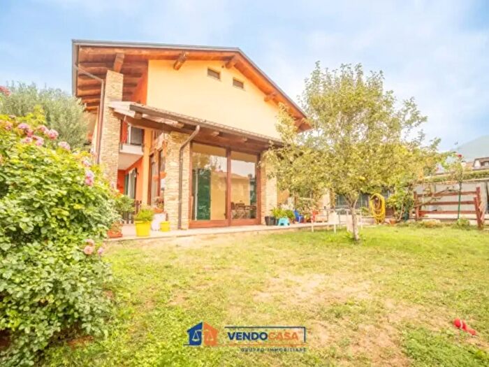 Appartamento quadrilocale in vendita in Stradina Simone Doria, Roccabruna
