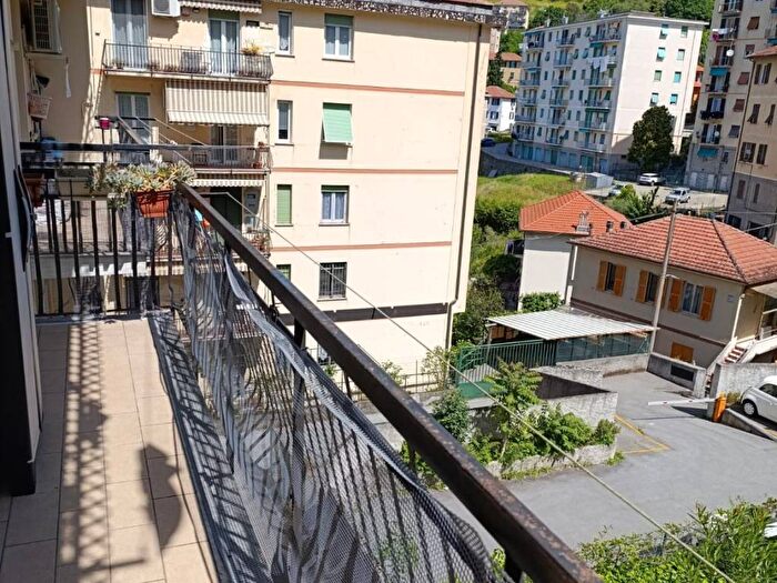 Appartamento bilocale in affitto in Salita Serra Riccò, Pontedecimo, Genova
