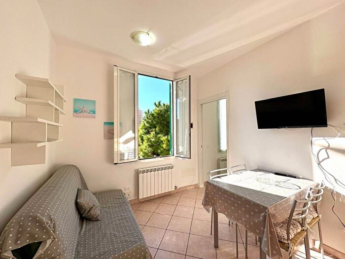 Appartamento bilocale in affitto in Via Oro, Centro, Taggia