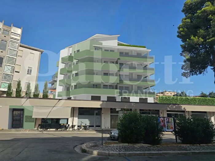 Appartamento quadrilocale in vendita in Via Alfieri Snc, Vasto