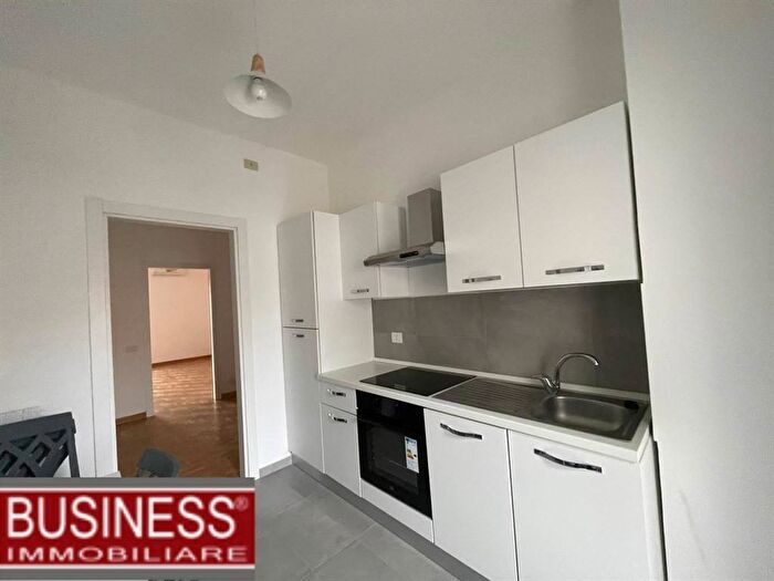 Appartamento trilocale in affitto in Via A Maffei, Montenero, Milano