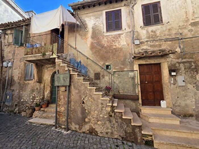 Appartamento trilocale in vendita in Via dei Sabini, Palombara Sabina