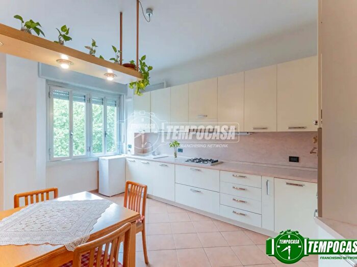 Appartamento trilocale in vendita in Viale Zara, Milano