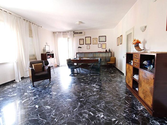 Appartamento con 5 locali in affitto in CORSO GELONE, Gelone Cadorna, Siracusa