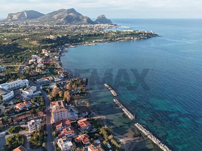 Appartamento con 5 locali in vendita in Casteldaccia