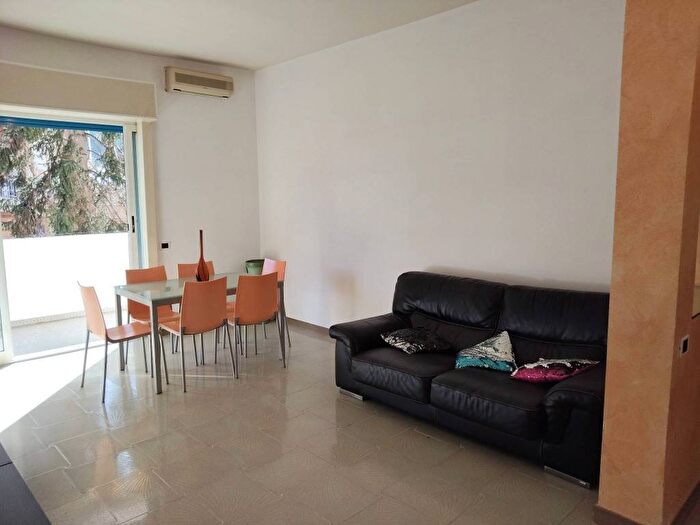 Appartamento trilocale in affitto in Via Casilina, Giardinetti, Roma