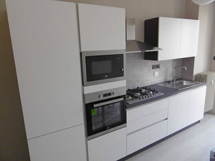 Appartamento trilocale in affitto in Via Principi di Piemonte, Centro, Bra