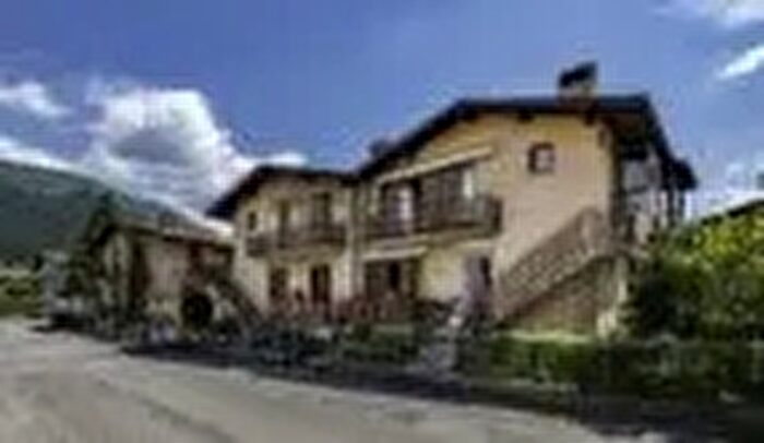 Appartamento trilocale in vendita in Rovetta