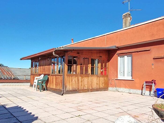 Appartamento con 5 locali in affitto in Via Guglielmo Marconi, Centro, Castelletto Sopra Ticino