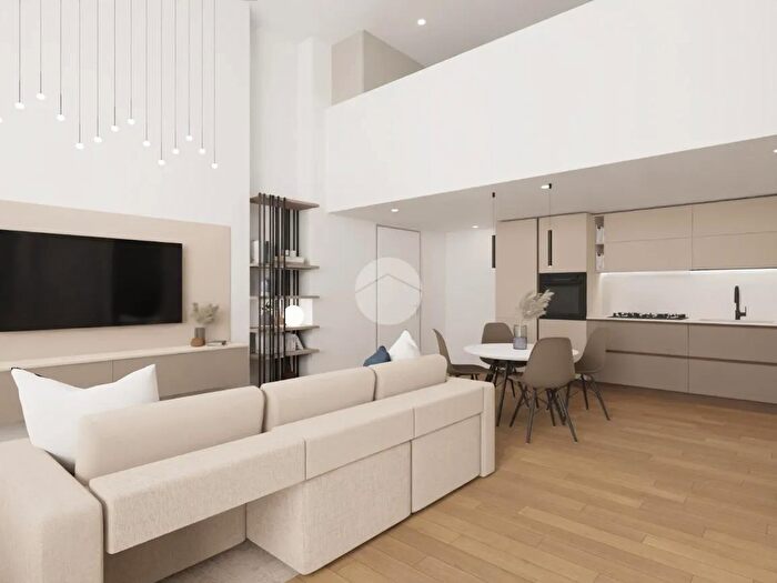 Appartamento trilocale in vendita in Piazza Carlo Alberto, Carignano