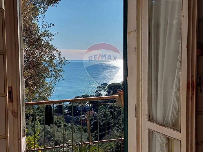 Appartamento con 8 locali in vendita in Via Castellaro, Zoagli