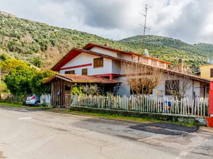Casa con 5 locali in vendita in Sermoneta