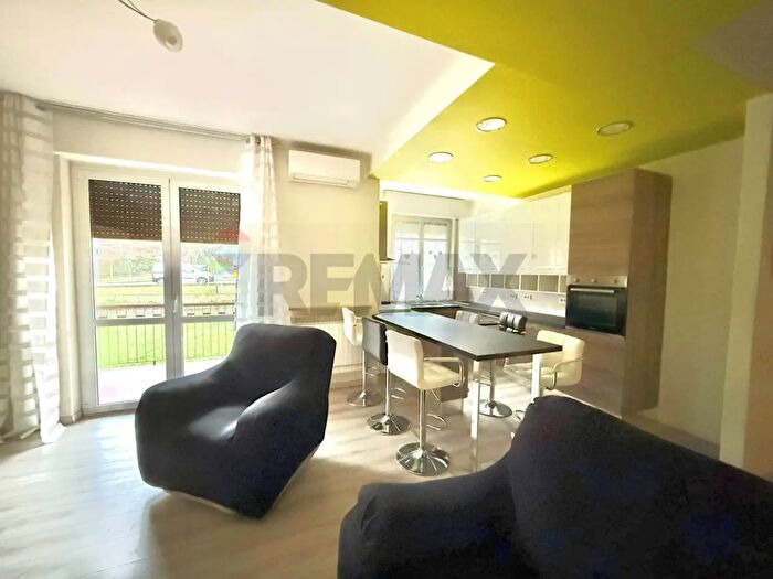 Appartamento trilocale in vendita in Via Angelo Gotti, Villa DAlme