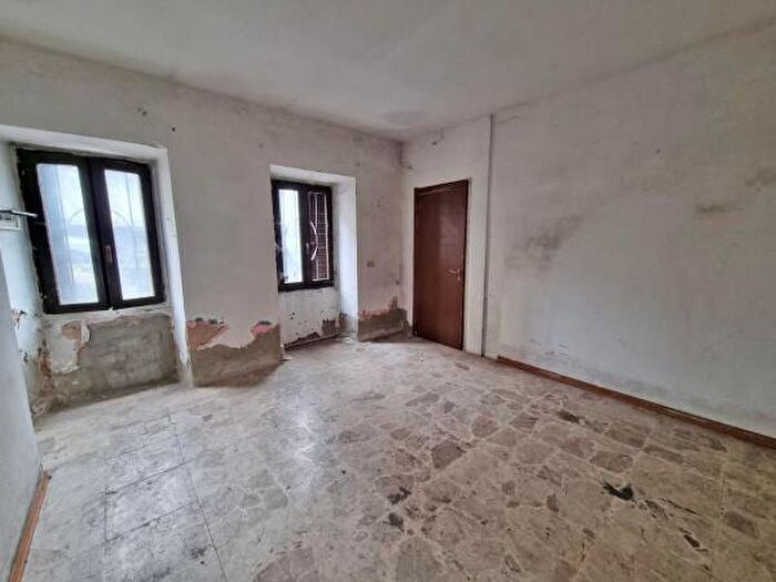 Appartamento bilocale in vendita in Via Giuseppe Mazzini, Bardello con Malgesso e Bregano