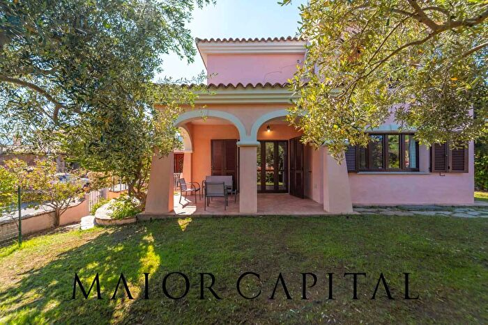 Casa con 6 locali in vendita in Vico Isola Piana Lu Fraili, San Teodoro