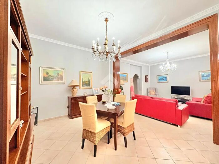 Appartamento quadrilocale in vendita in Via Manfredi Luigi, Palermo