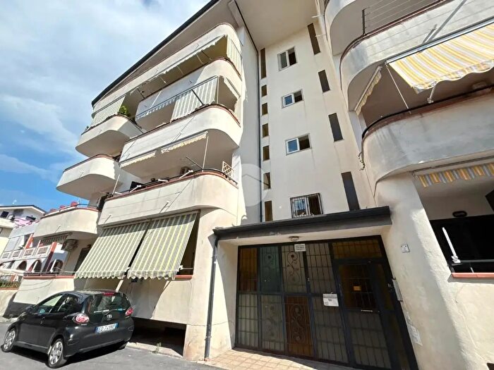 Appartamento trilocale in vendita in Via Don Girolamo Maruccella, Acerra