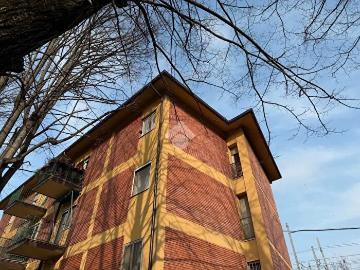 Appartamento trilocale in vendita in Via Amalia Bettini, Bologna