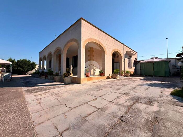 Casa trilocale in vendita in Via Achille Benegiamo, Centro, Nardò