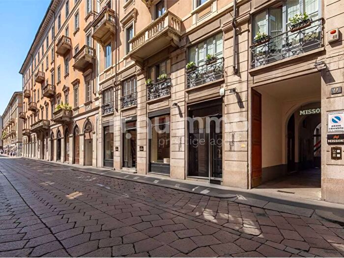 Appartamento bilocale in affitto in Via Solferino, Turati, Milano