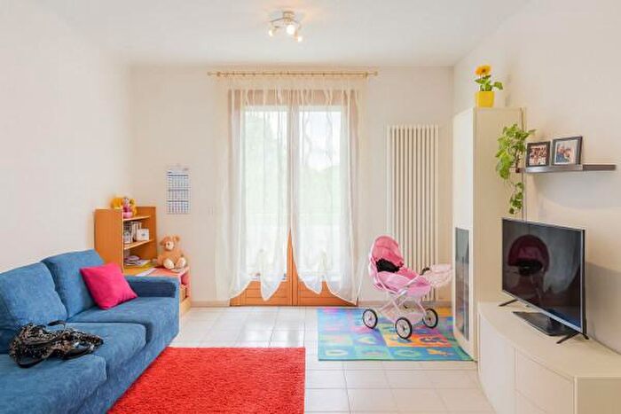 Casa con 6 locali in vendita in Monte Roberto