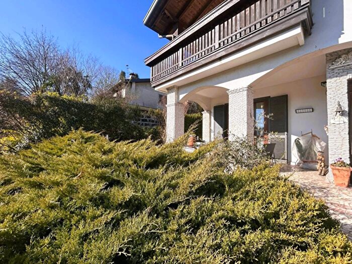 Casa con 5 locali in vendita in Via Leonardo da Vinci Usmate Velate, Usmate Velate