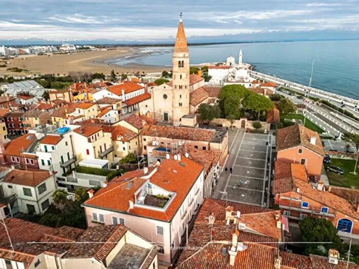 Appartamento trilocale in vendita in Calle Ospedale, Caorle