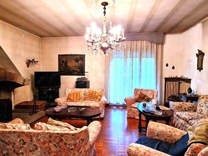 Casa con 6 locali in vendita in Centro, Rubiera