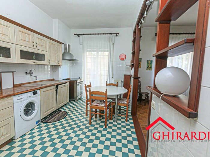 Appartamento trilocale in affitto in Via Chiaravagna, Sestri Ponente, Genova