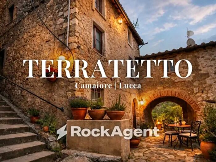Casa con 6 locali in vendita in Strada Comunale di Nocchi, Camaiore