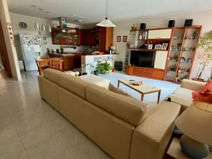 Appartamento trilocale in vendita in Via SantIsidoro, Sinnai