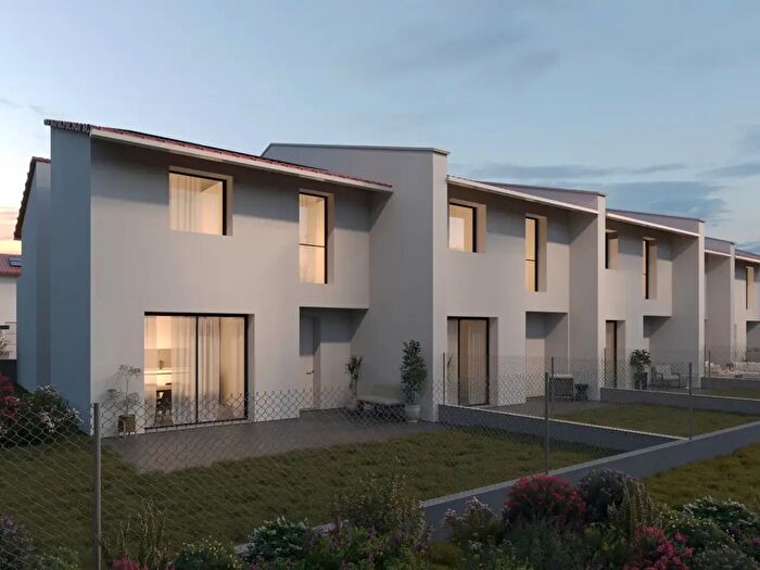 Casa quadrilocale in vendita in Via Elio Bragaglia, Bologna