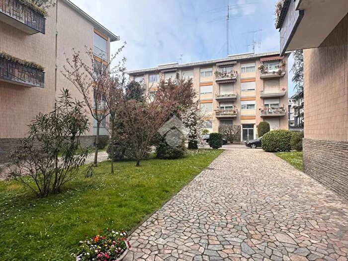Appartamento trilocale in affitto in Via Privata Fonzaso, Milano