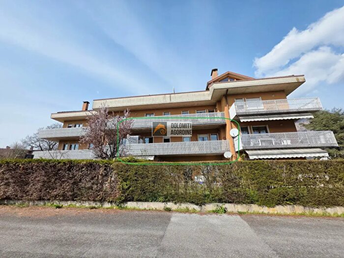 Appartamento trilocale in vendita in Via Mondin, Belluno